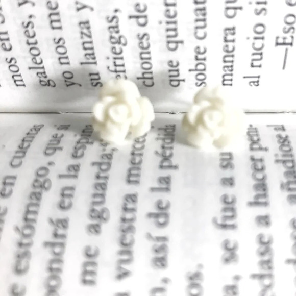 WHITE QUARTZ STUD STATEMENT EARRINGS - Picture 1 of 1